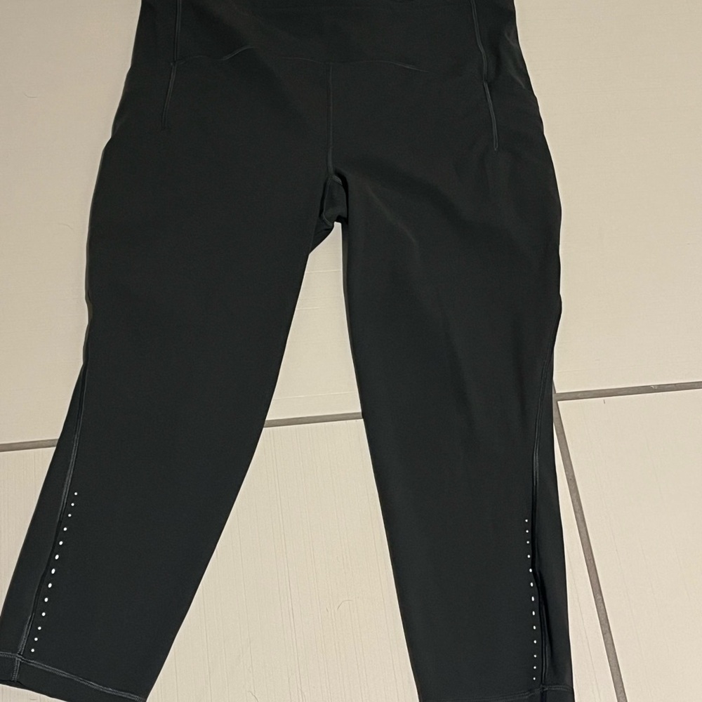 lululemon athletica Black Cropped Leggings